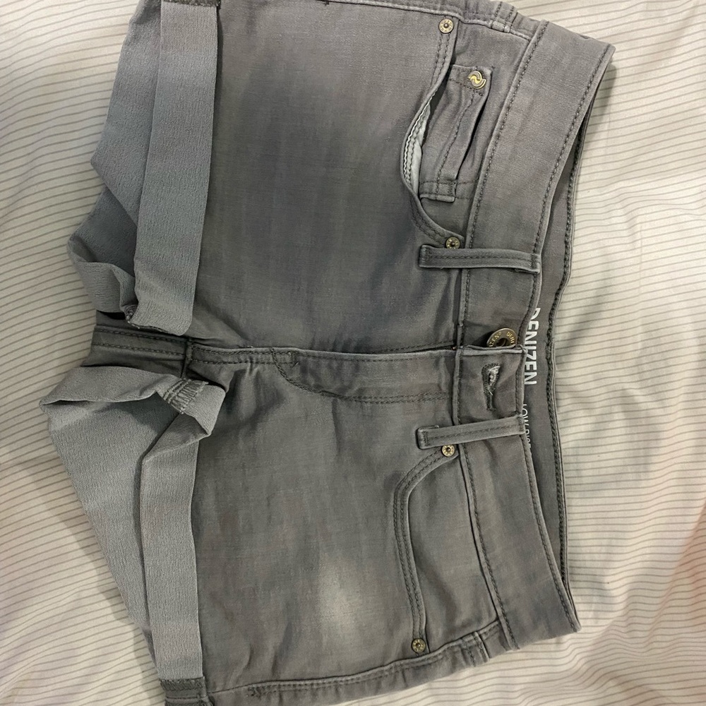 Gray Levi’s Shorts, fits 2-4ish
